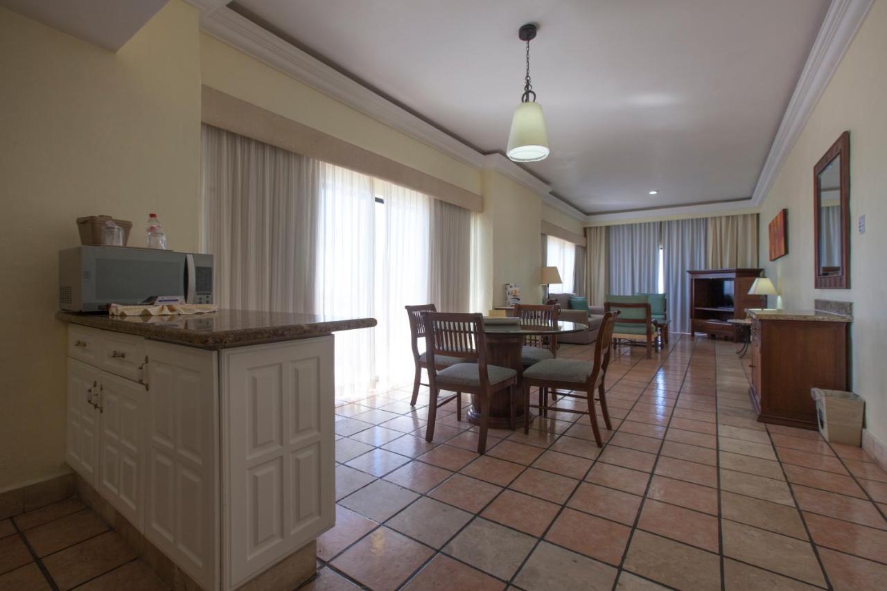 Royal Villas Resort Mazatlán Extérieur photo A typical interior of a villa at the resort