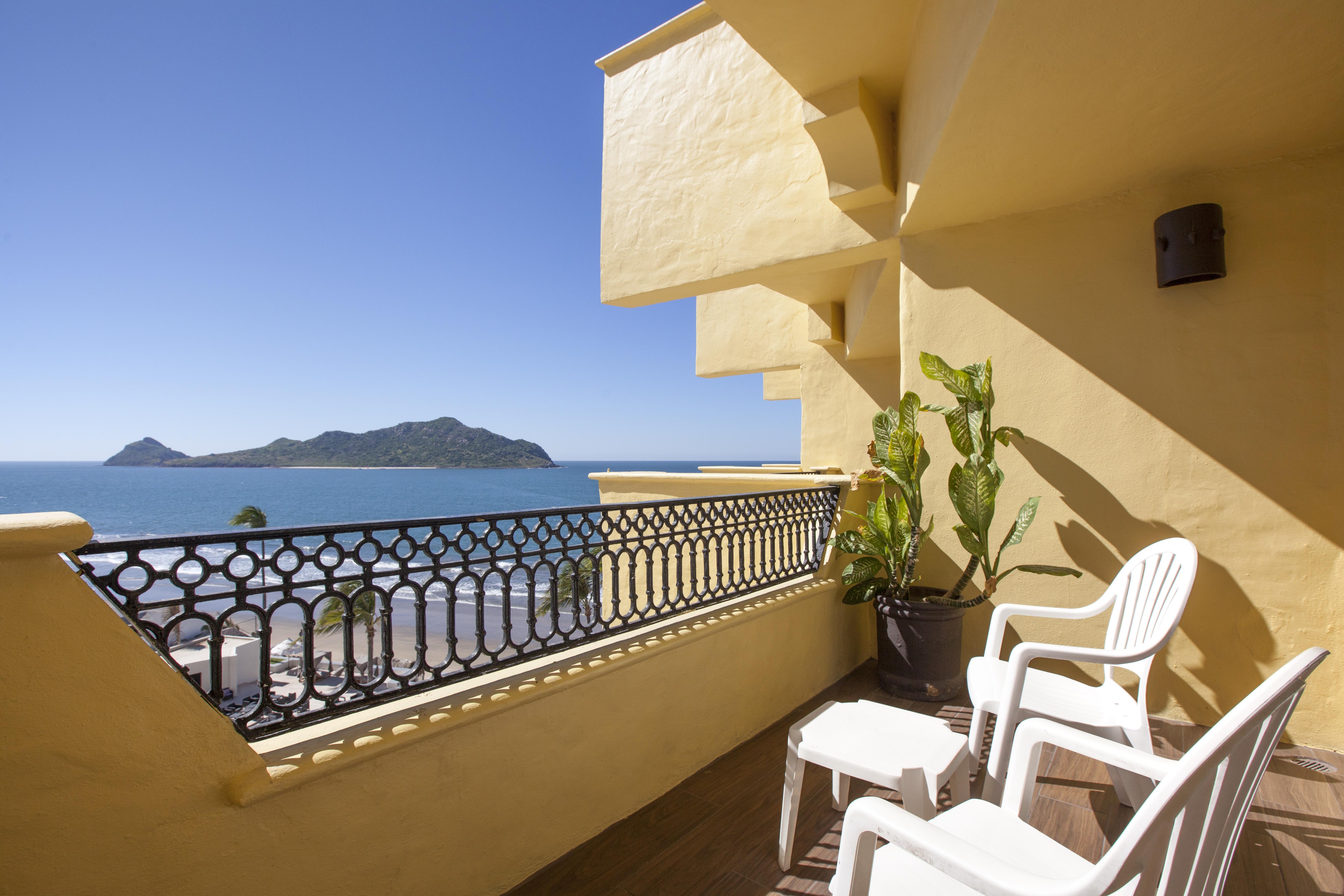 Royal Villas Resort Mazatlán Extérieur photo Balcony