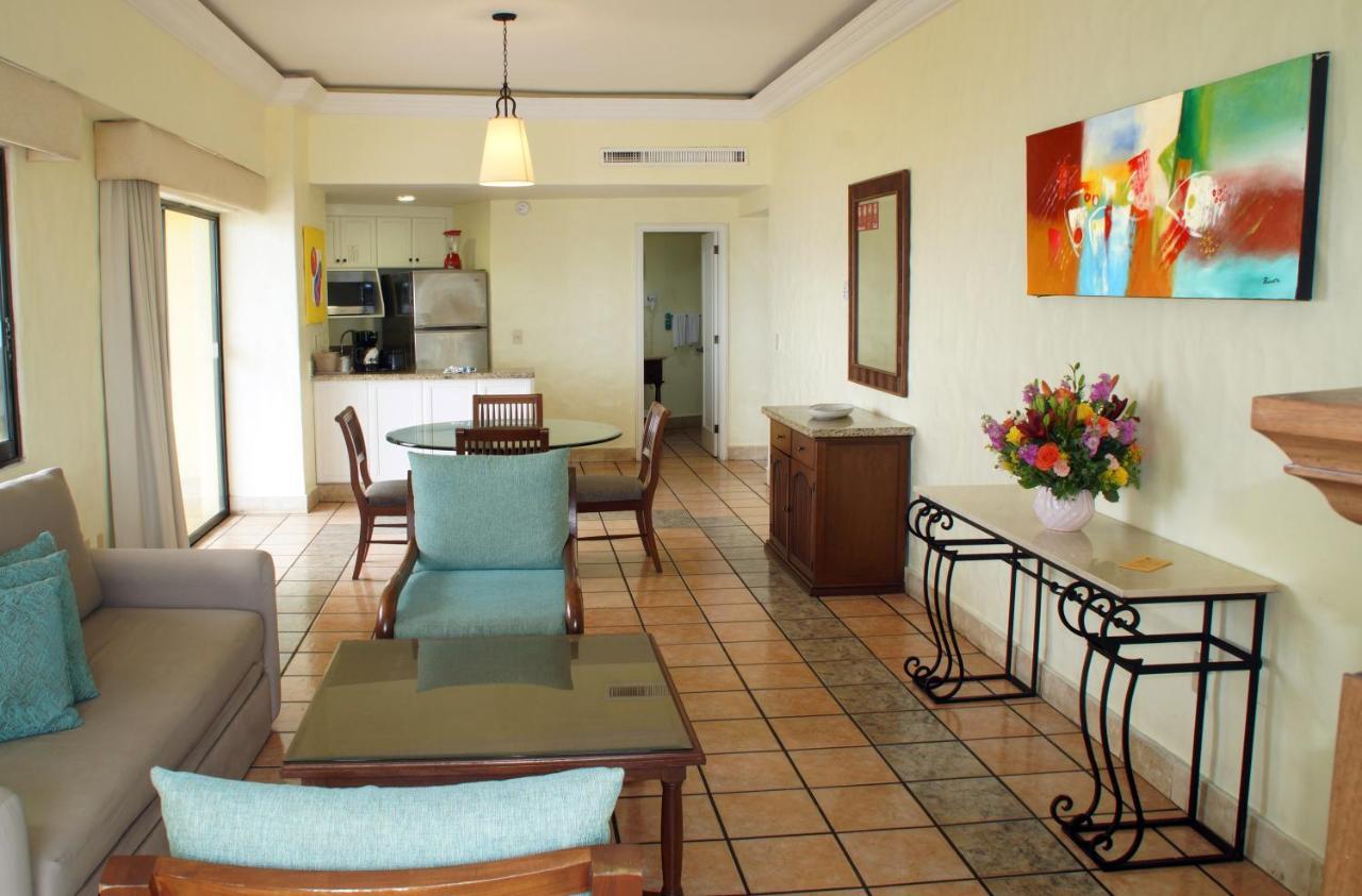 Royal Villas Resort Mazatlán Extérieur photo A typical living room at the Grand Hyatt