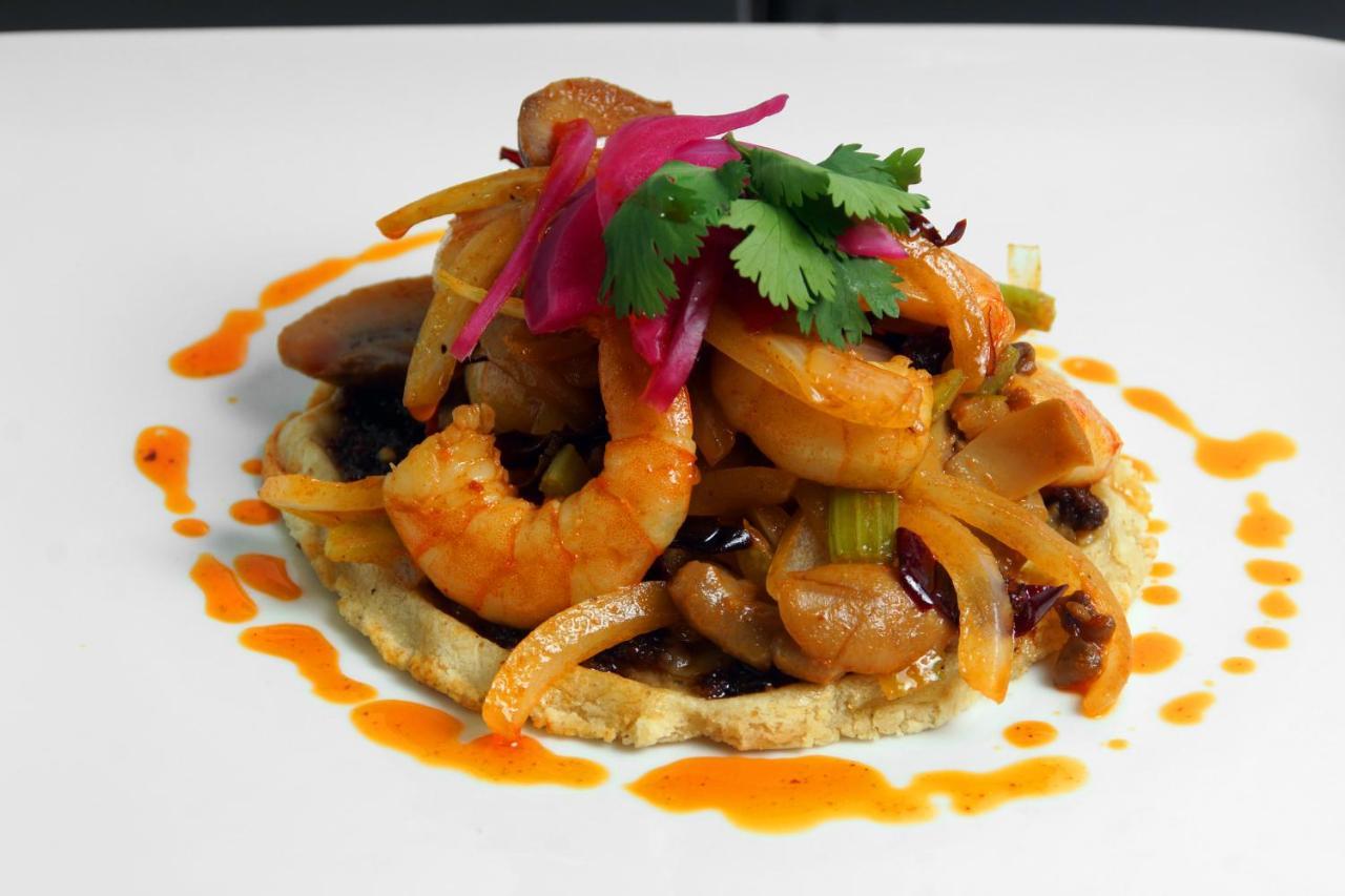 Royal Villas Resort Mazatlán Extérieur photo Shrimp and mushroom tostada