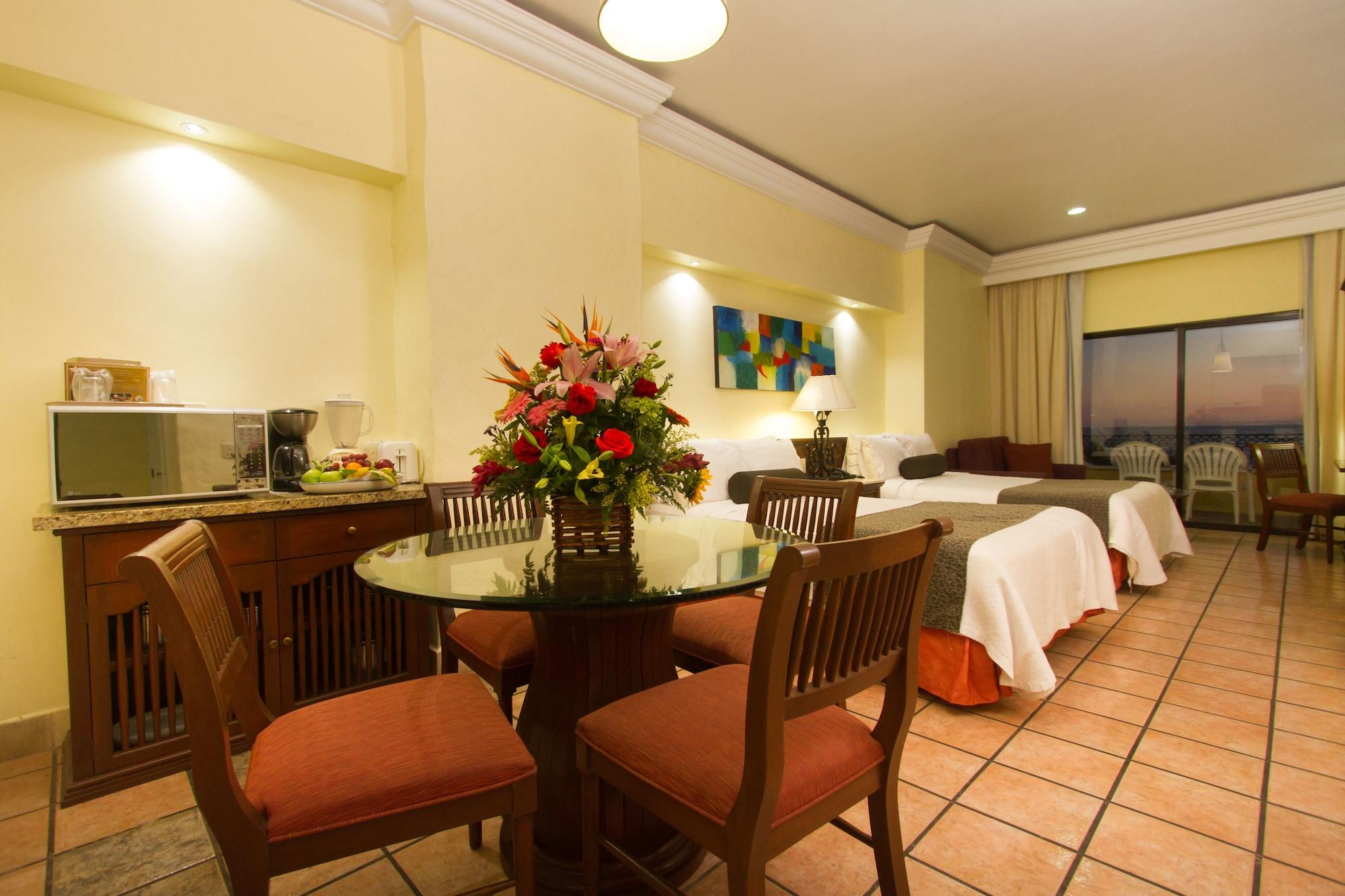 Royal Villas Resort Mazatlán Extérieur photo A typical hotel room